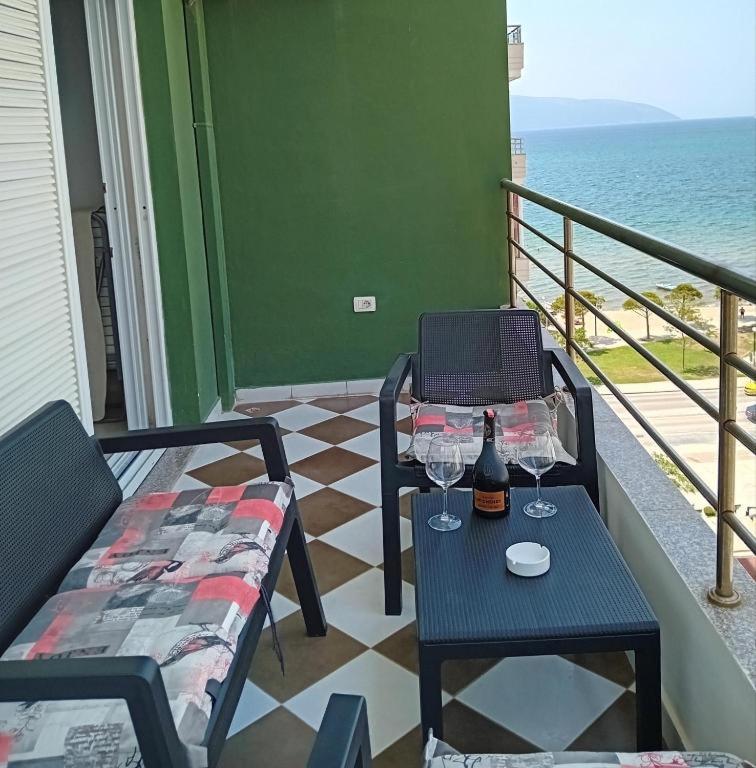 Luxury Appartament Lungomare Vlore Luaran gambar