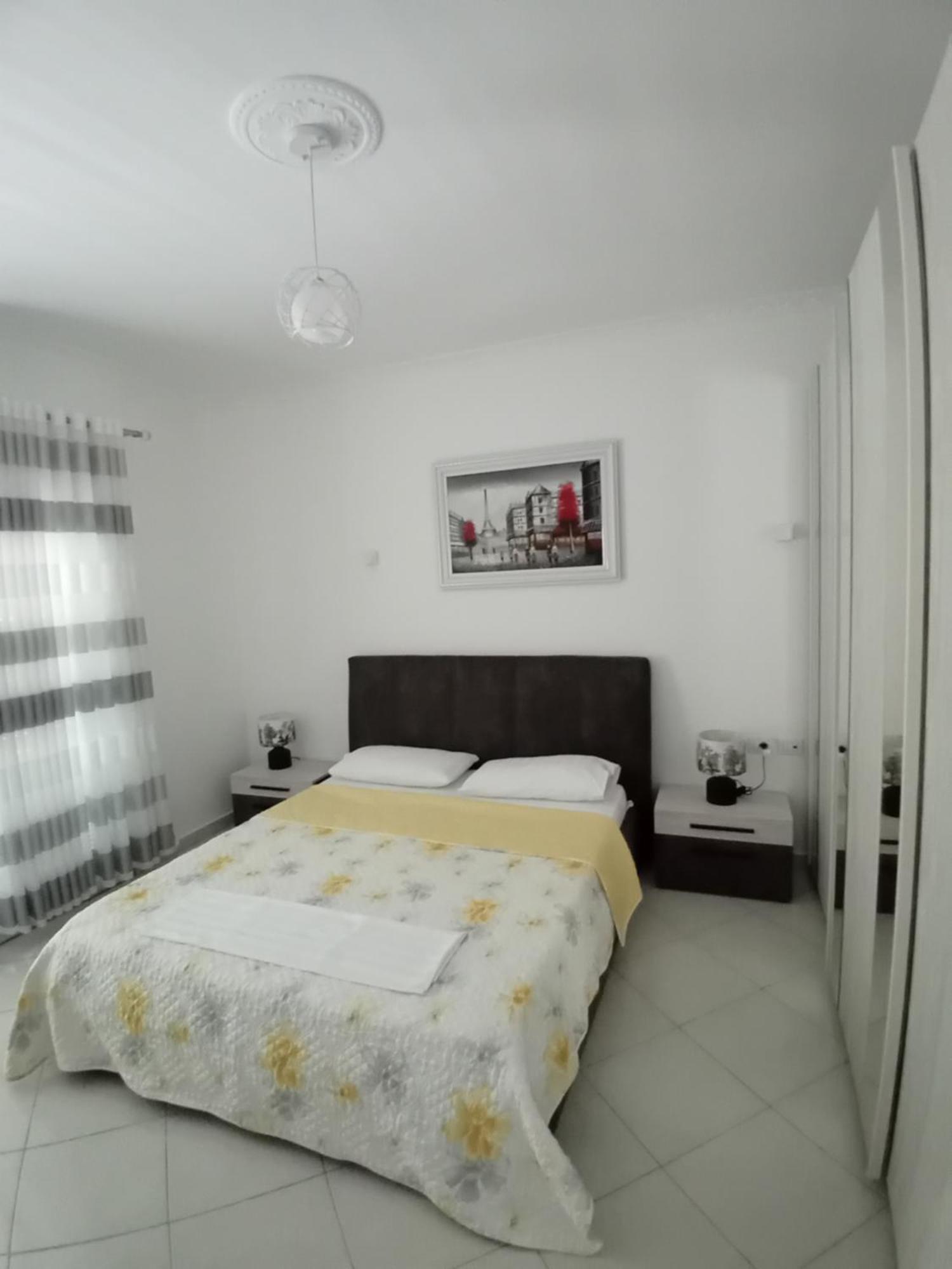 Luxury Appartament Lungomare Vlore Luaran gambar