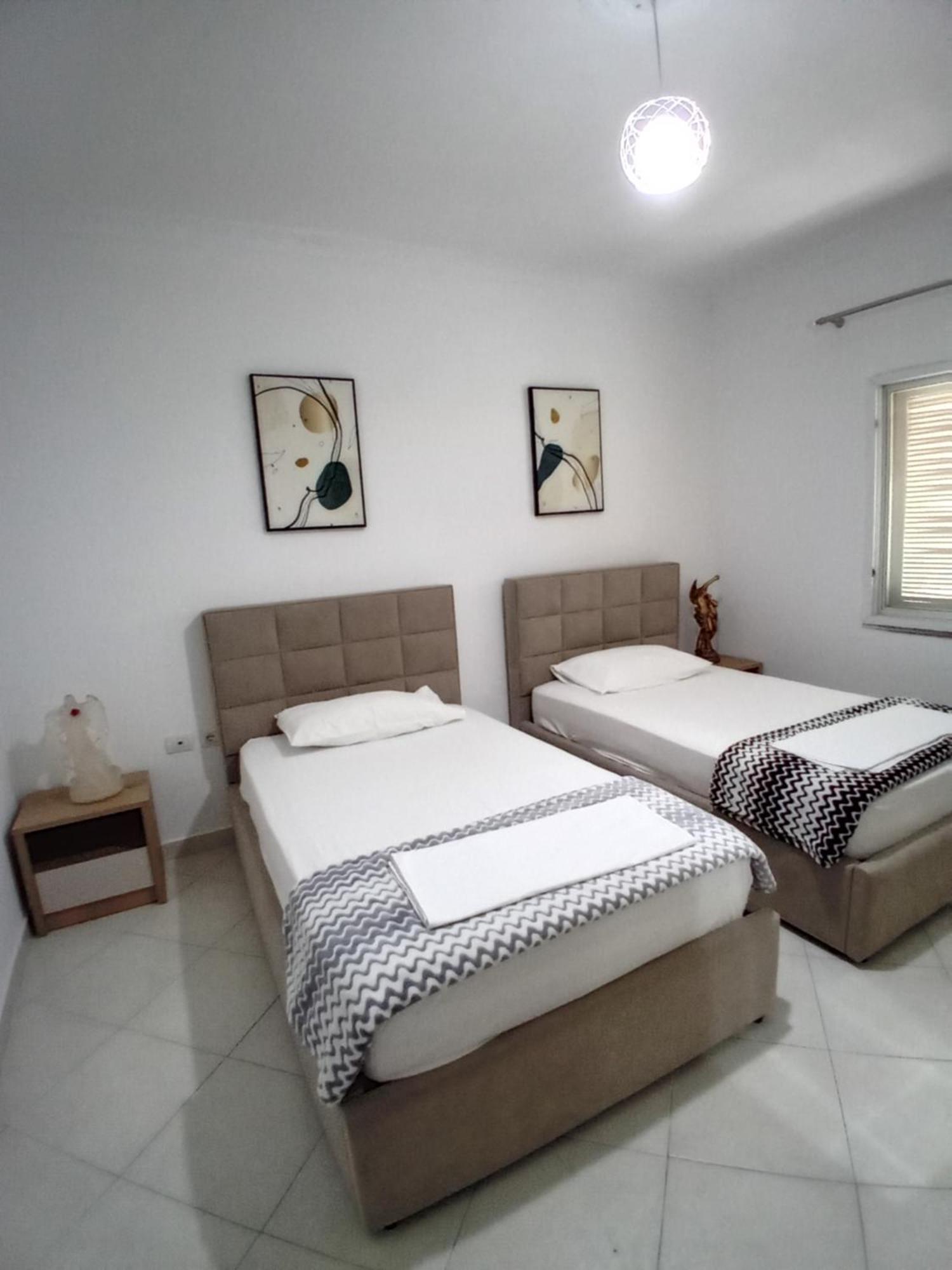 Luxury Appartament Lungomare Vlore Luaran gambar
